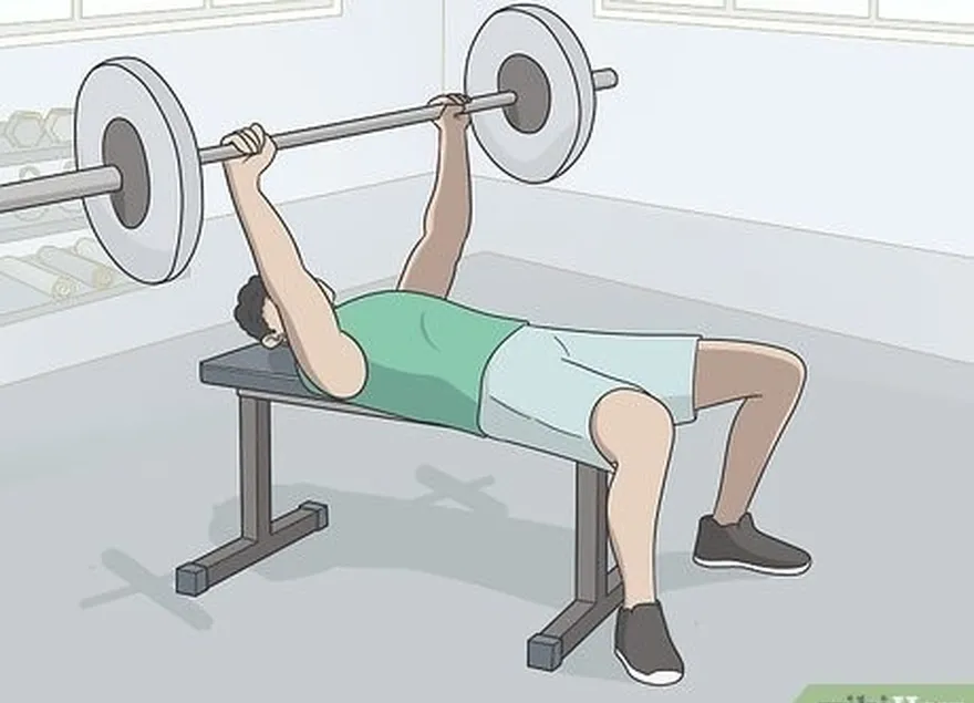 adım 1 özellikle bench press için tekrarlarınızı azaltın ve ağırlığınızı artırın.