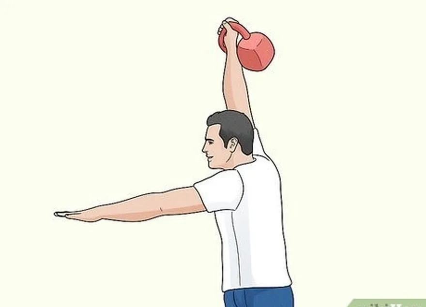 adım 1 yağ yakmanıza yardımcı olacak bazı kettlebell egzersizleri yapın.