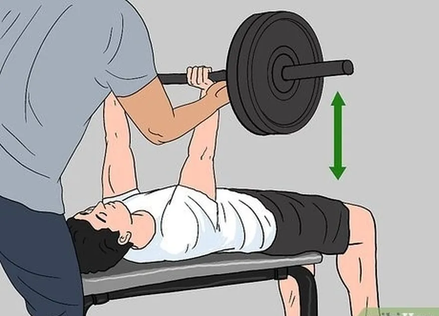 adım 2 üst vücut gücünüzü geliştirmek için bench press ve curl yapın.